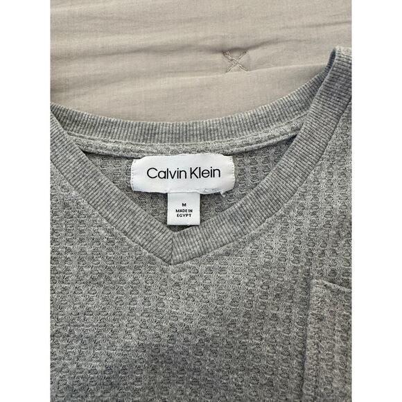 Calvin Klein Women's V-Neck Honeycomb Waffle Knit Top sz Medium - Picture 3 of 3